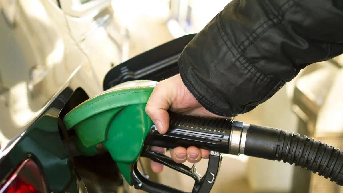 GasBuddy analysts warn oil surge could bringing pump price increases to Canada