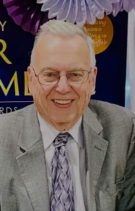 Local business founder earns Hetman Leadership Award