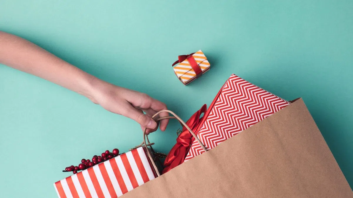 Holiday Spending Up 4.4% in Canada as In-Store Shopping Dominates: Visa Data