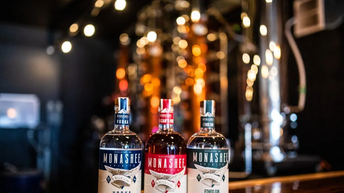 Restaurant and bar sales climb even as prices for food and alcohol increase