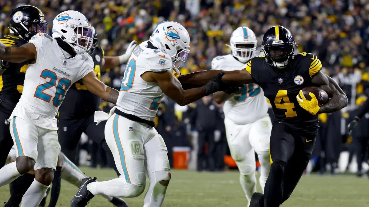 NFL Highlights: Steelers score 28 straight, eliminate Dolphins