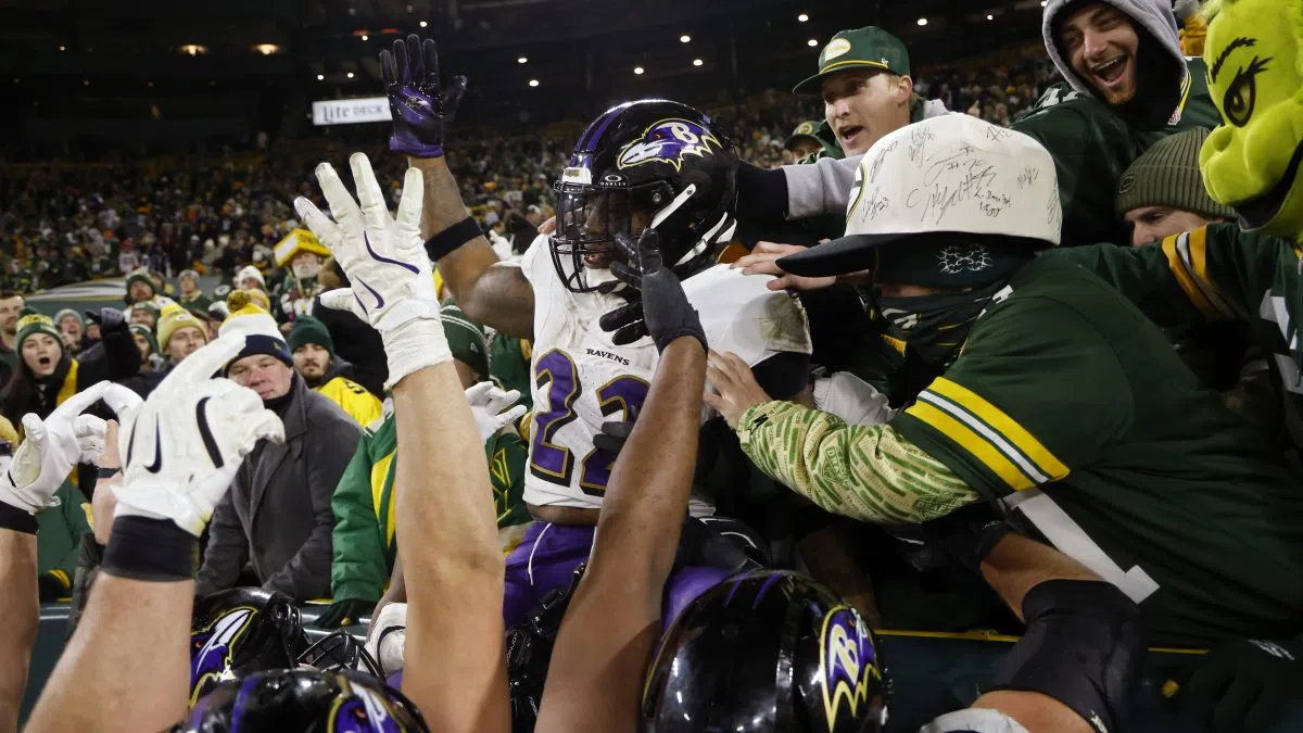 NFL Highlights: Derrick Henry scores 4 TDs in big Ravens win