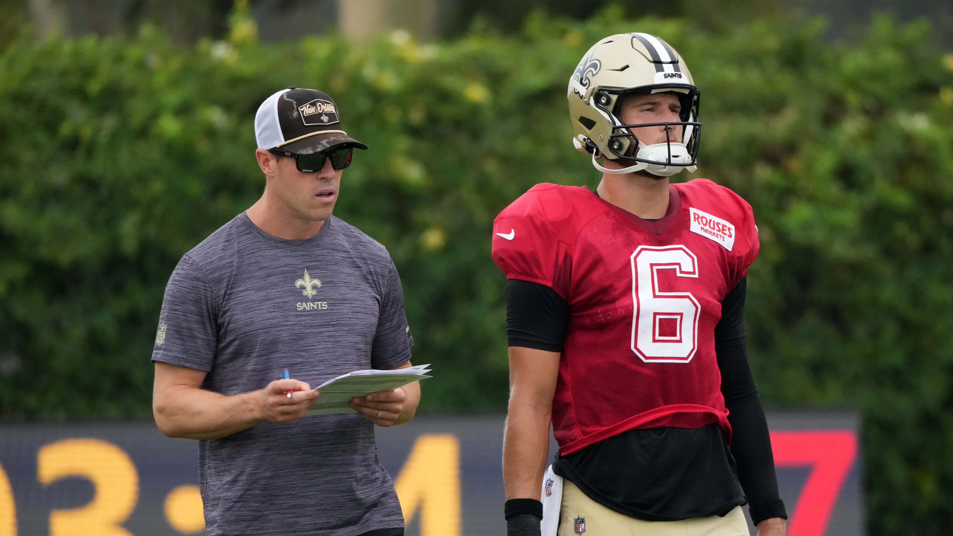 Scott Tolzien, Tyler Shough