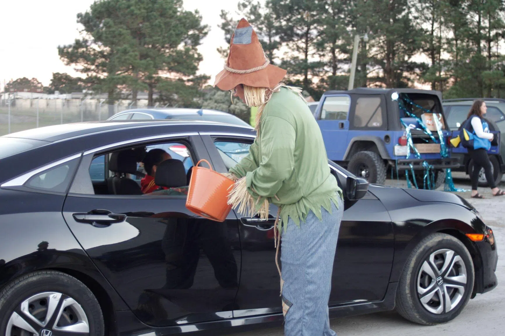 _MG_0102-0102 trunk of treat