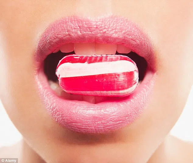 Si bien pueden refrescar el aliento, el mentol en pastillas de menta se ha demostrado que reduce los niveles de testosterona