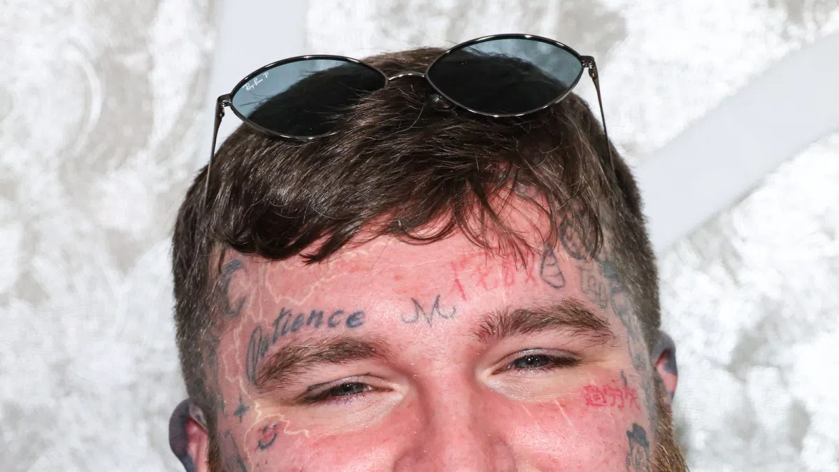 Peso Pluma and Teddy Swims Drive Growth in Warner Music's Latest Earnings Report