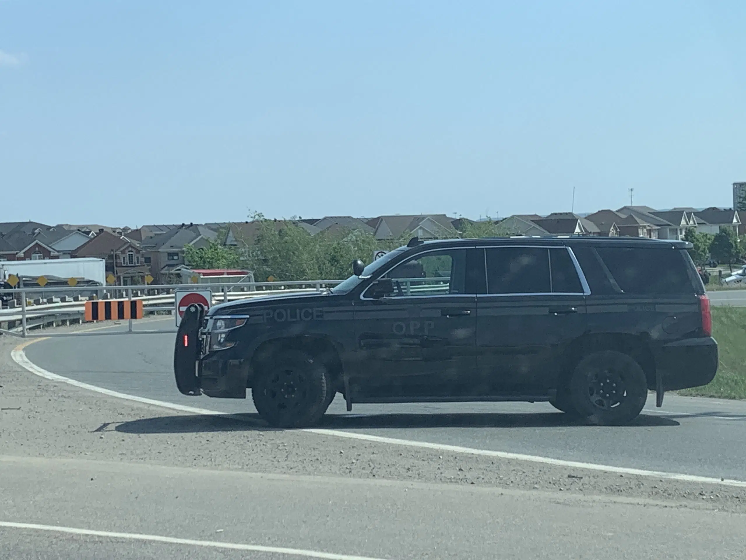 Fire on 401 makes highway a "parking lot"