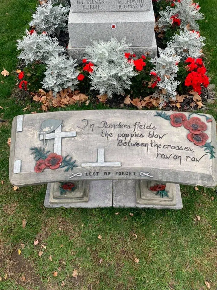 New bench at Milton's Evergreen Cemetery honours soldiers