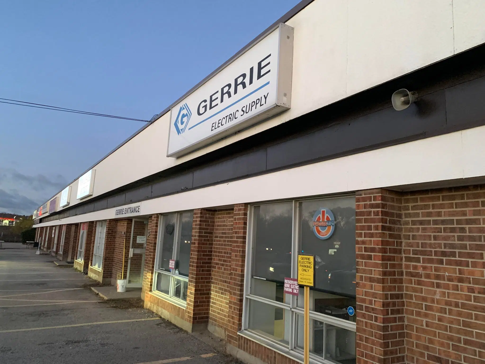 Break-in at Milton business, Halton Police investigating