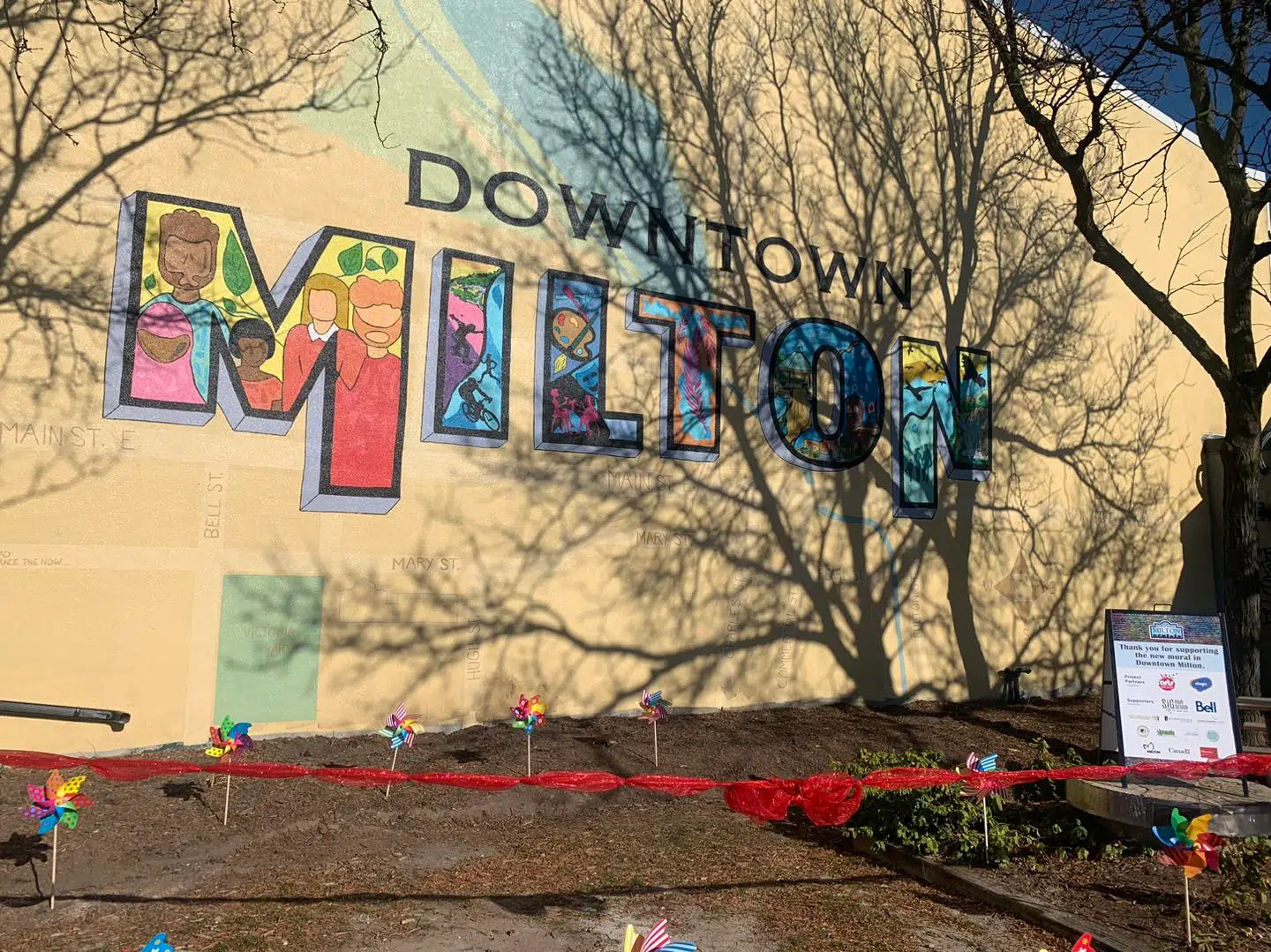 Downtown Milton unveils new colourful mural