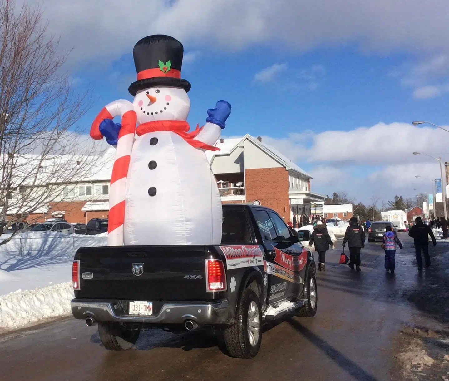 The Campbellville Santa Claus Parade needs help!