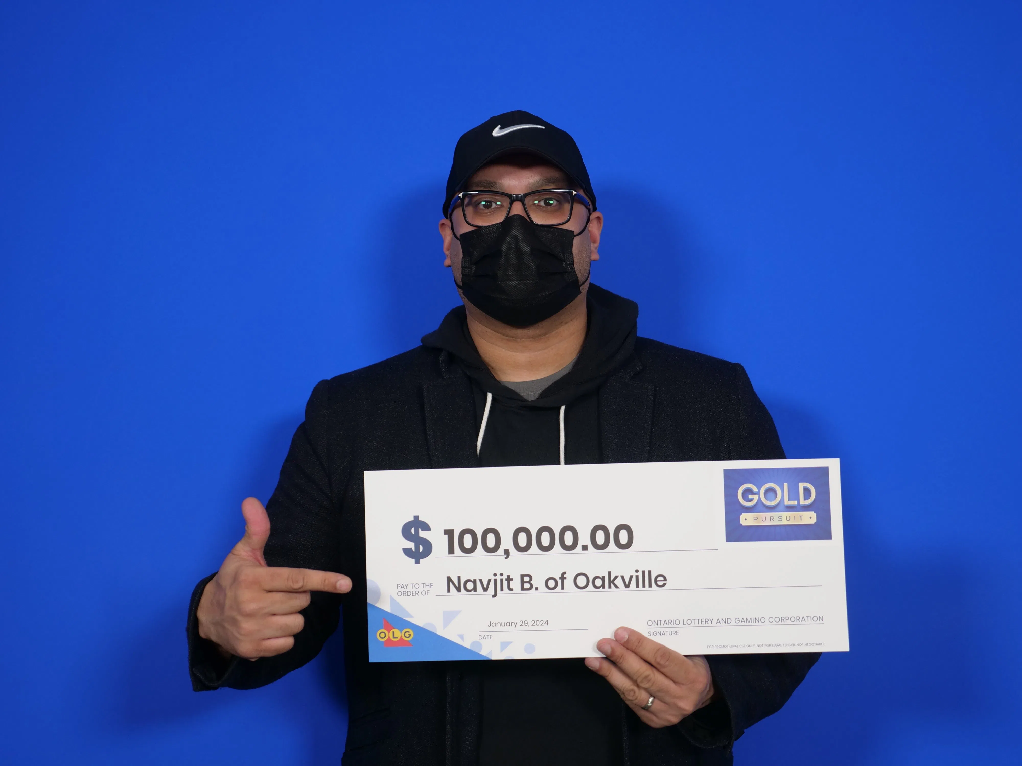 Oakville man plans to see the world after recent lottery win