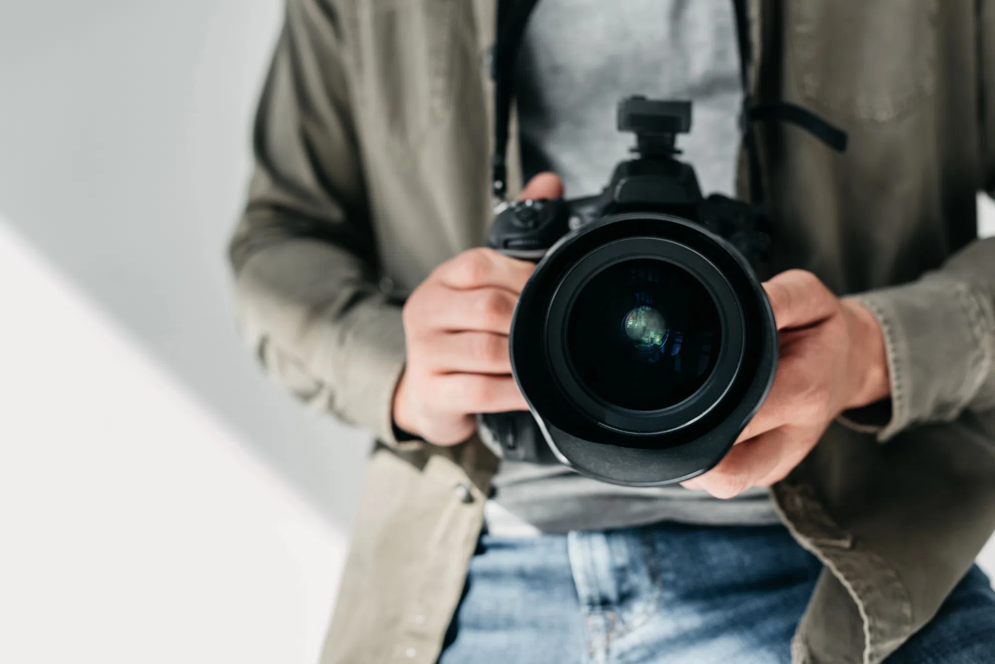 Five suspects arrested after robbing Oakville camera store