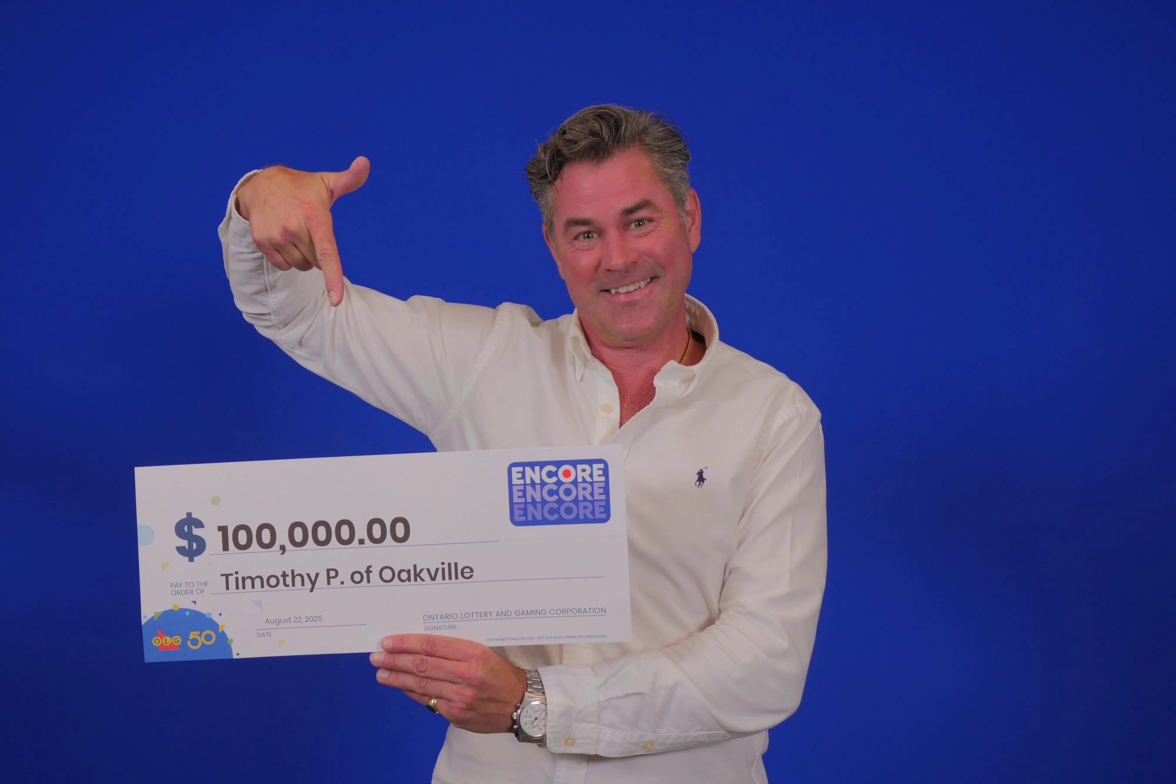 Oakville man wins $100,000 in lottery