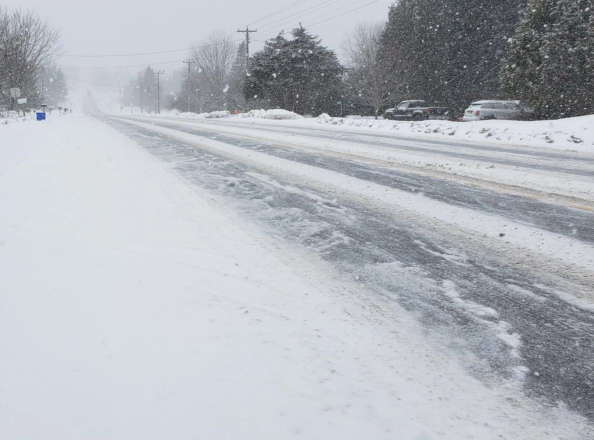 Highway 417 closed near Arnprior after fatal collision 104.9