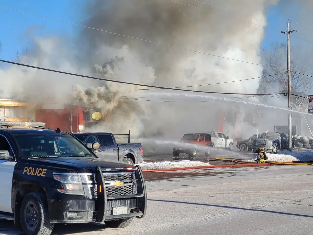 21 firefighters respond to blaze at Petawawa auto repair shop, no