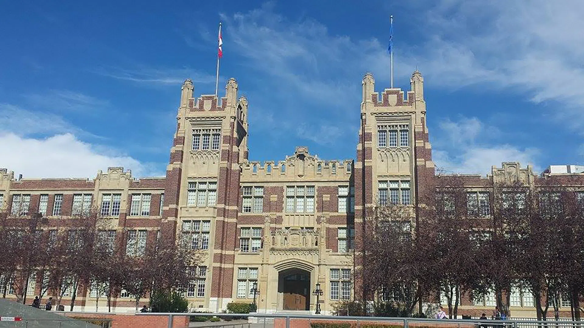 Voting for the Federal Elections Begins on University and College Campuses.