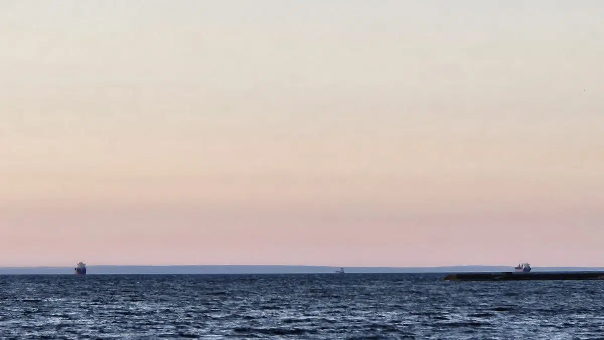 ships-backed-up-in-port-colborne-amidst-st-lawrence-seaway-strike