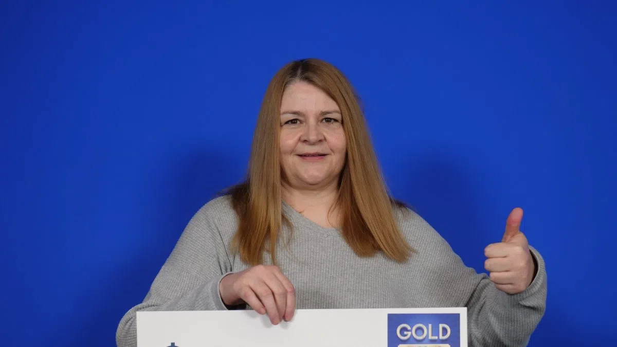 Niagara Falls woman wins $100,000 with Instant Gold Pursuit | COUNTRY 89