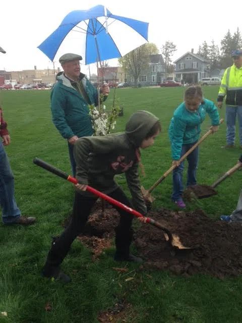 City of Shawano to Celebrate Arbor Day with Ceremony at Smalley Park