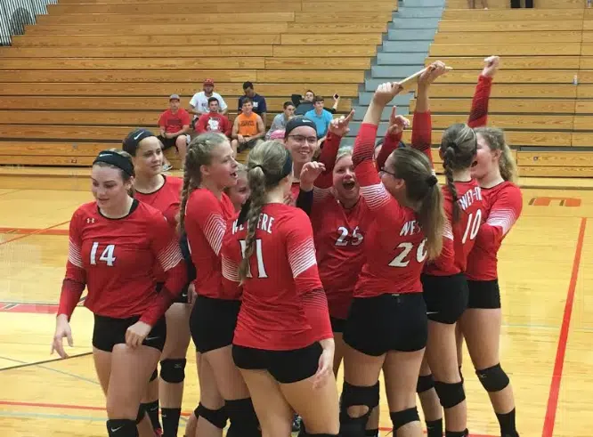 High School Volleyball: Weyauwega-Fremont takes New London Invite, Bulldogs have strong showing