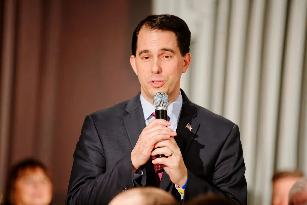 Walker Announces Grants for School Districts