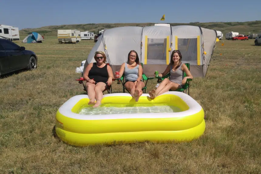 'Underwear all weekend:' beat the heat Country Thunder style