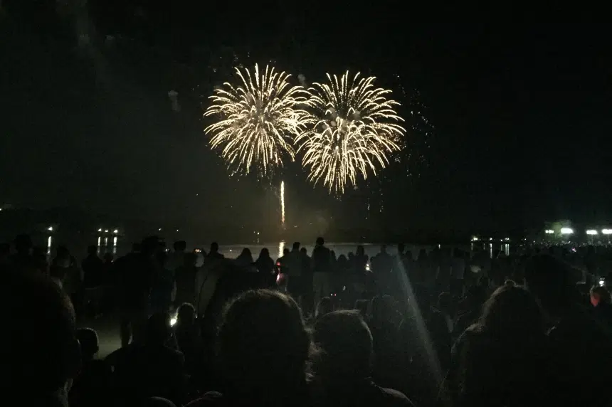 Canada 150 fireworks light up Wascana Park