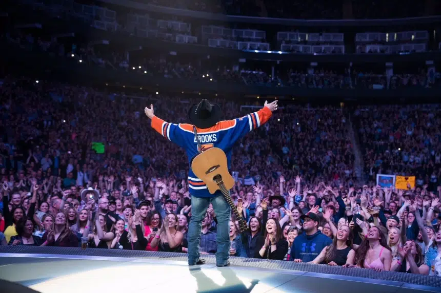 Garth Brooks reportedly gives 5 millionth fans SUV, truck in Edmonton