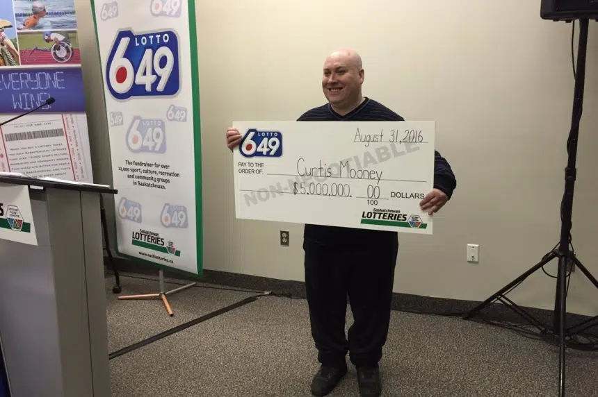 Solo success: Saskatoon man's single ticket wins $5M lotto jackpot