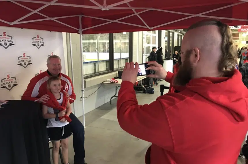 Regina hockey fans meet Stanley Cup champ Marty McSorley