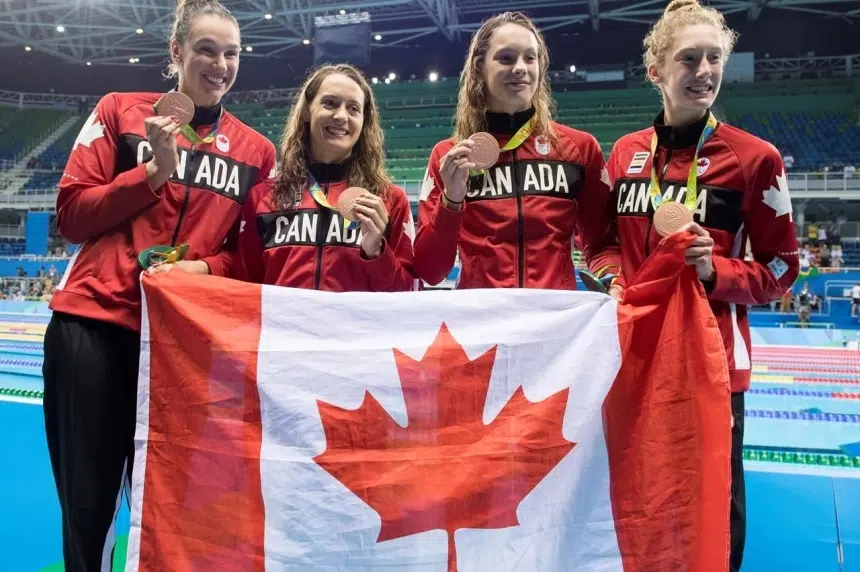 Roundup: Relay swimmers cap big day for Canadian women's teams in Rio