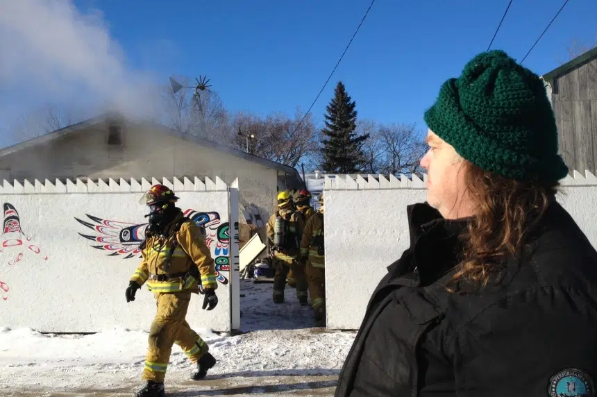 Regina firefighters respond to house fire, 2 garage fires Thursday