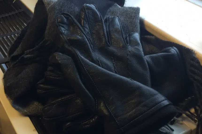 Saskatoon shelters desperate for mittens and gloves