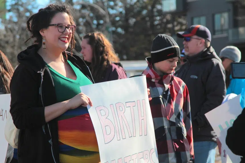 'They simply don't have enough': Families rally for more Sask. midwives