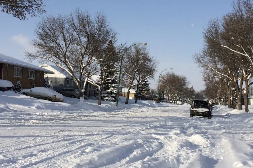 Plows busy clearing Regina streets after snowfall
