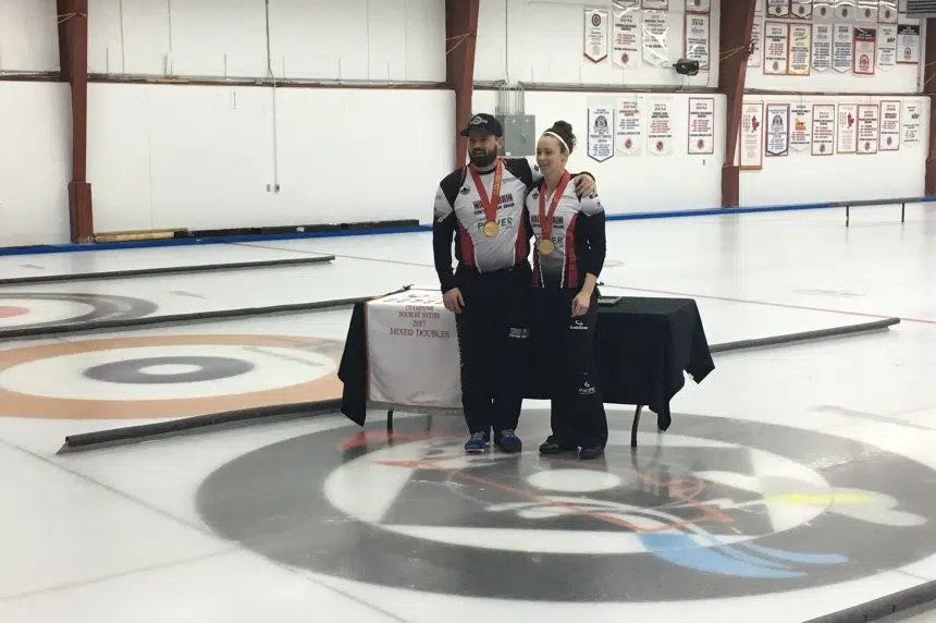 Courtney and Carruthers win mixed doubles title in Saskatoon