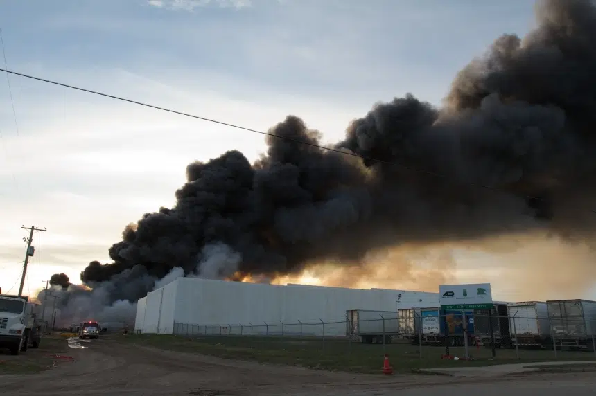 Massive fire destroys vehicles at Saskatoon salvage yard