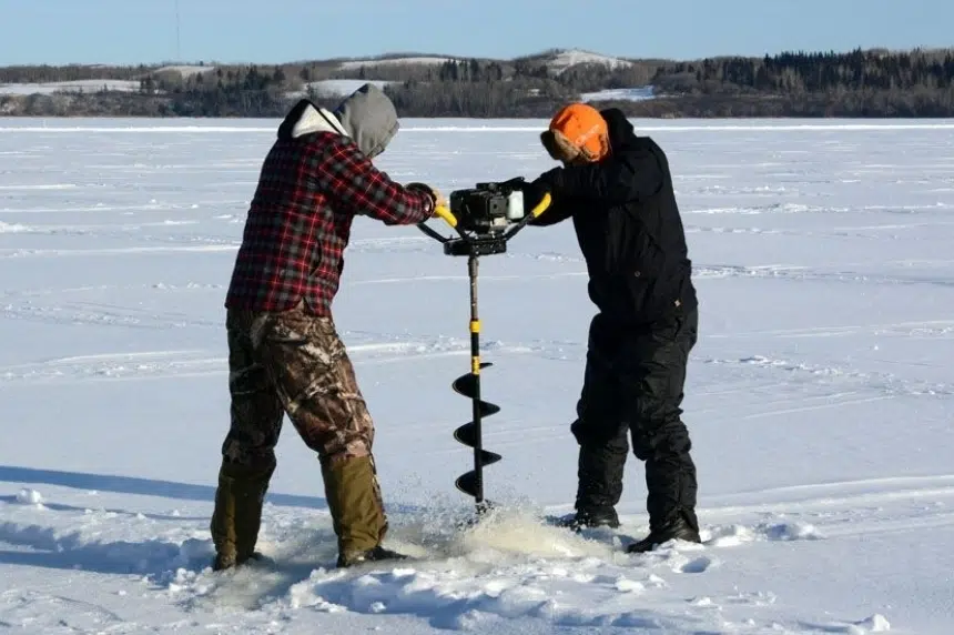 Environment Ministry urges anglers to check ice thickness