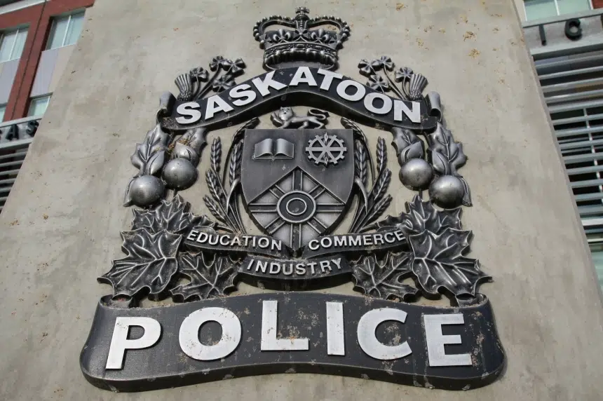 Saskatoon police seek suspect in convenience store robbery