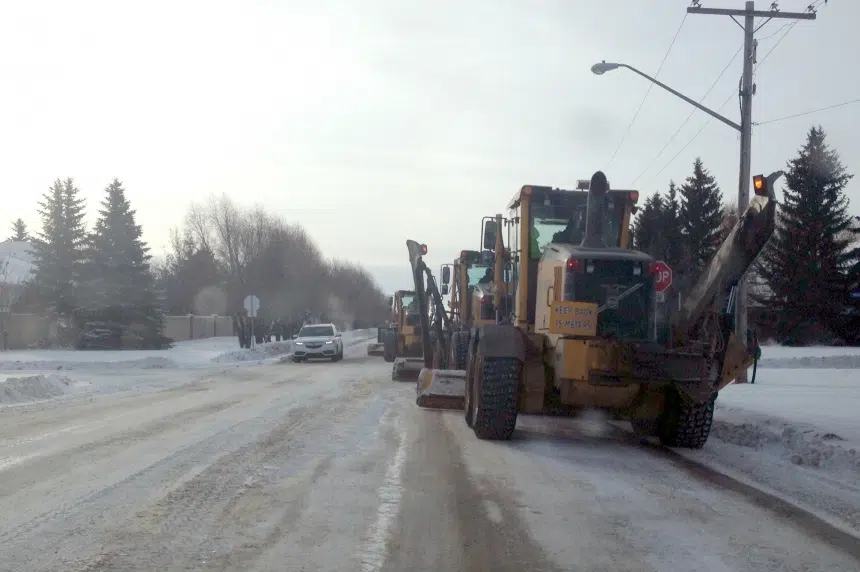 Regina again delays clearing of snow on residential streets