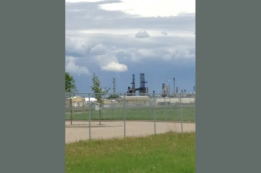 Funnel clouds spotted around Regina, Moose Jaw