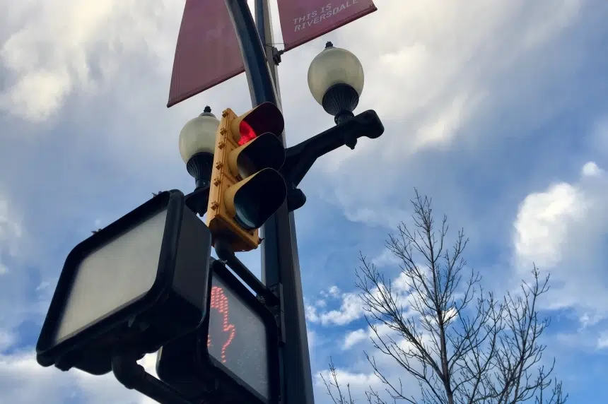 City of Regina restarts red light camera program