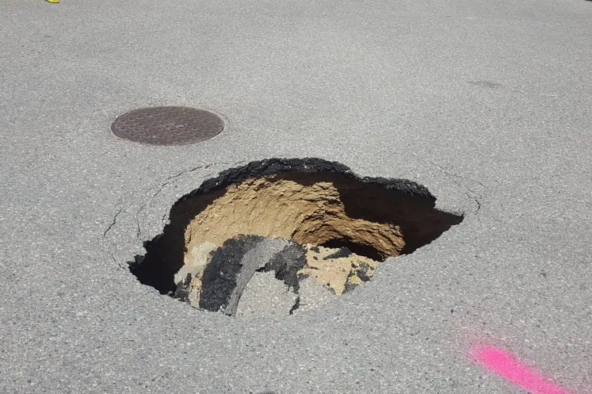 Sink hole appears in downtown Saskatoon