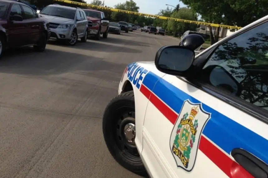 Supect gives up peacefully after tense situation in Mount Royal neighbourhood