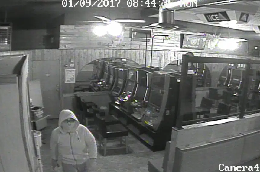 RCMP looking for suspect after armed robbery in Assiniboia