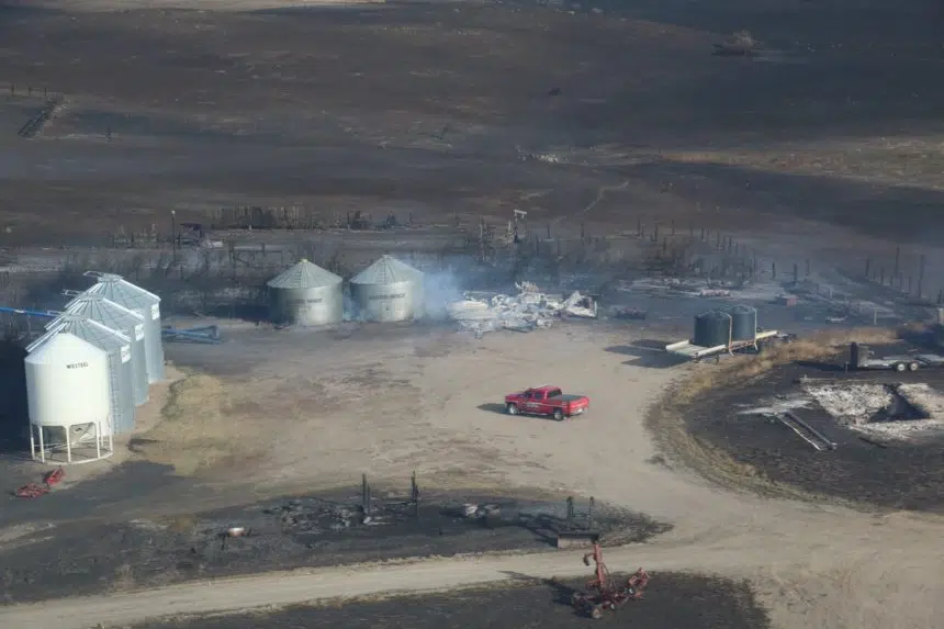 Wind, wildfires force people in Sask. to flee from homes 