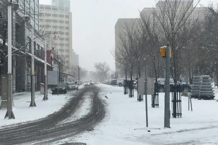 1st serious snowfall creates chaos on Sask. highways, roads