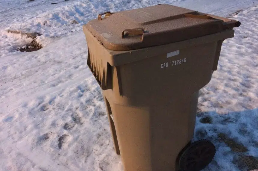 Regina shifting to winter biweekly garbage, yard waste collection schedule