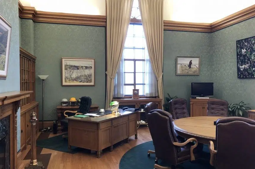 Brad Wall chairs last cabinet meeting, empties office